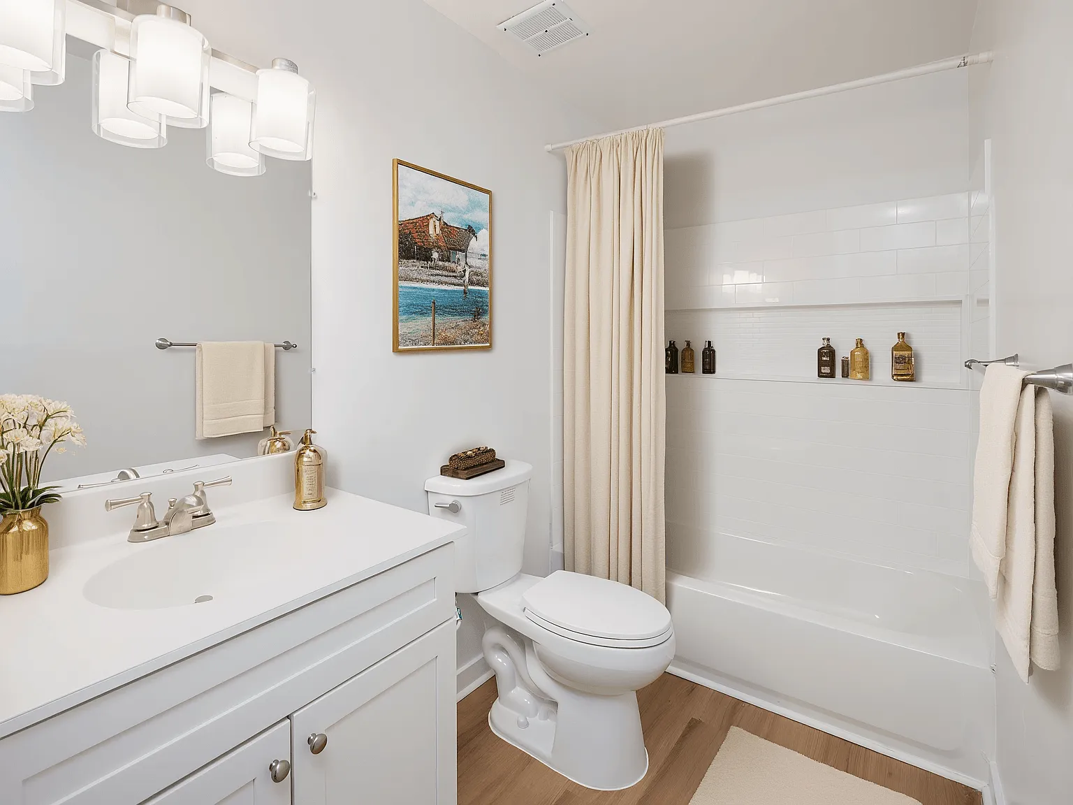 Top Of The Hill Apartments — Photo 4
