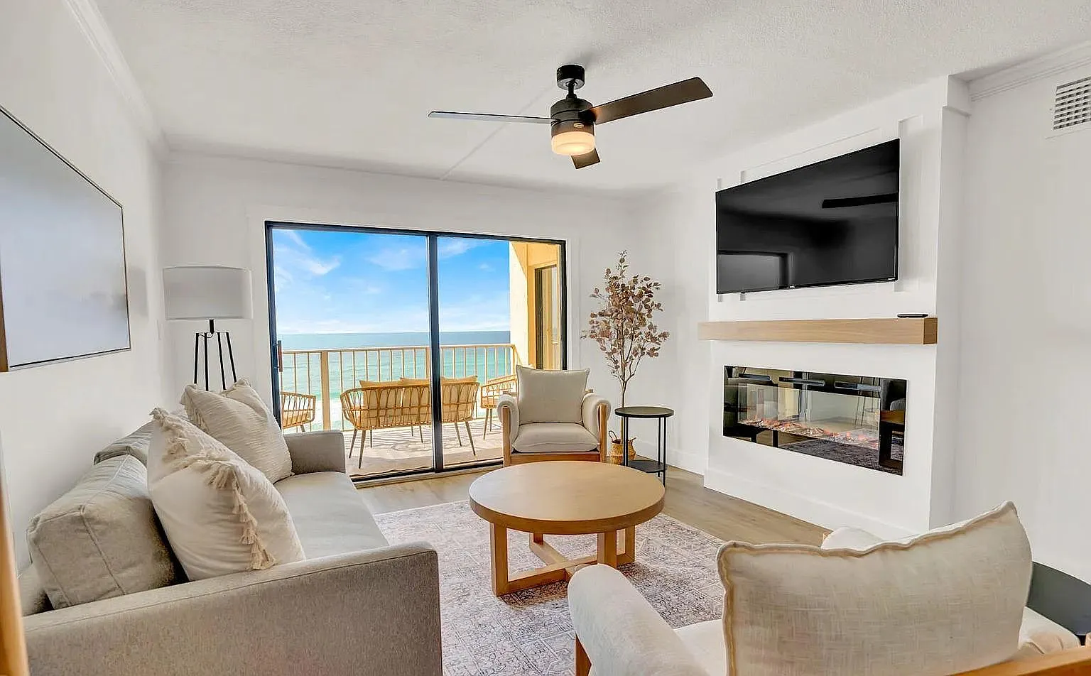 2 bed, 1144 sqft, $3,100 — Photo 1