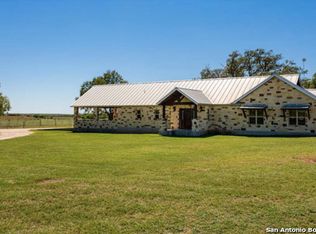 1354 County Road 215, Falls City, TX 78113