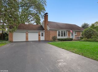 1319 W Watling St, Arlington Heights, IL 60004