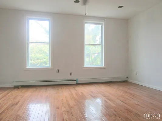 Rented by Miron Properties | media 28