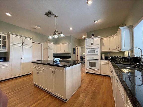 3rd image of 4434 Clearwater Harbor Dr N