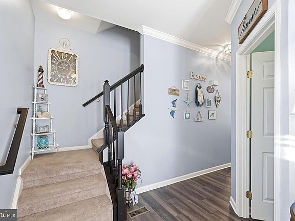 5th image of 9 Silverthorn Ct