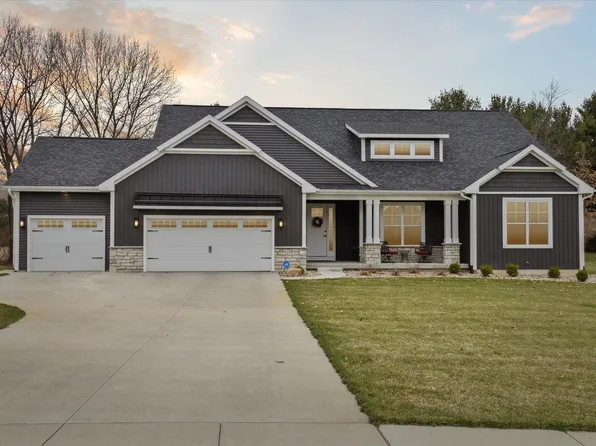 1732 Toscana St, Kalamazoo, MI 49009