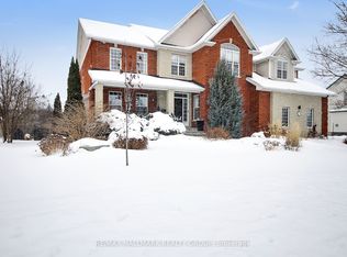 13 Beechgrove Gdns, Ottawa, ON K2S 1W5