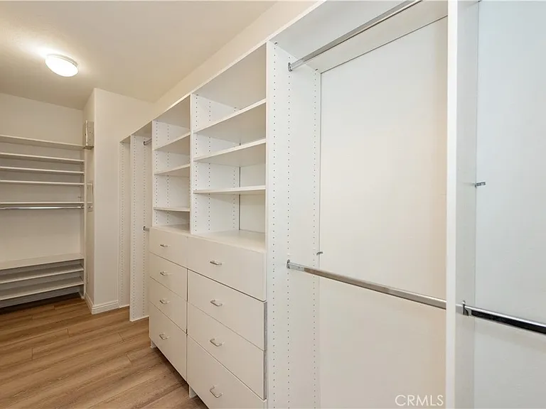 32 Sebastian — Photo 20