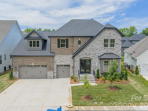 2nd image of 1011 Detweiler Rd