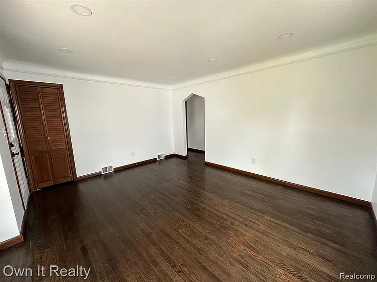 1829 Academy St — Photo 10