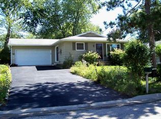 855 Suellen Ln, Portage, WI 53901