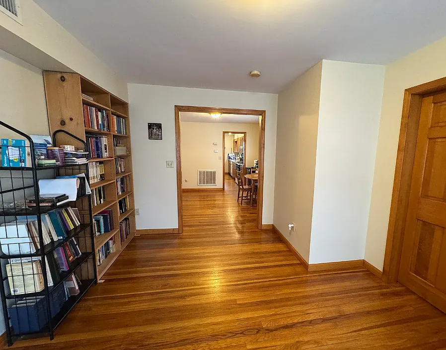 3 bed, 1.5 bath, 1200 sqft, $3,300 — Photo 4