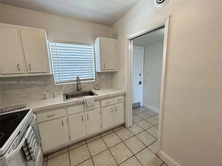 7505 SW 82nd St #320 — Photo 11