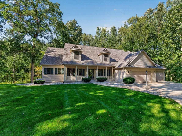 21055 Quiet Ridge Ct, South Bend, IN 46614
