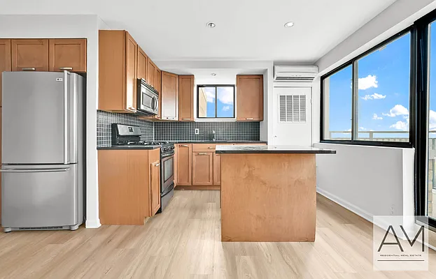 Sold by AM Residential | media 9