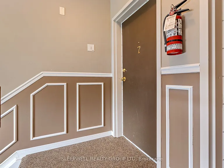 190 Rustic Hills Cres #7 — Photo 13