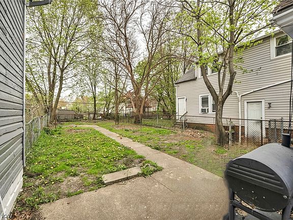 5th image of 3209 Trowbridge Ave