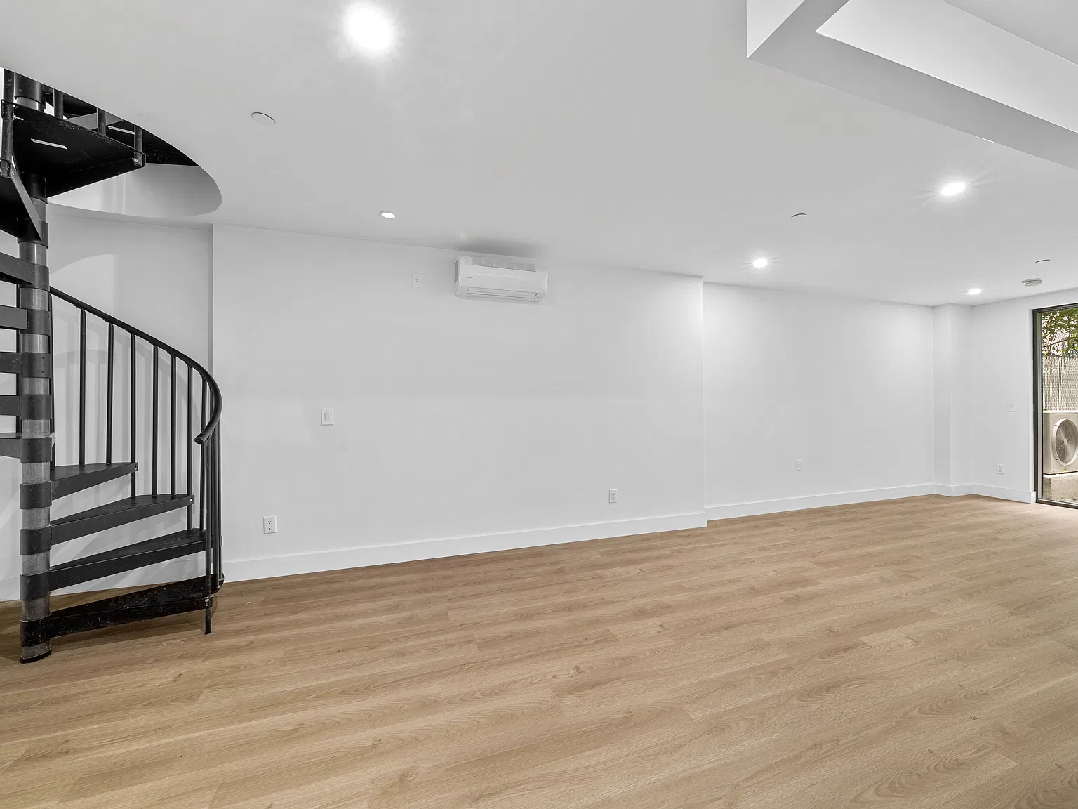 1116 Madison St — Photo 2