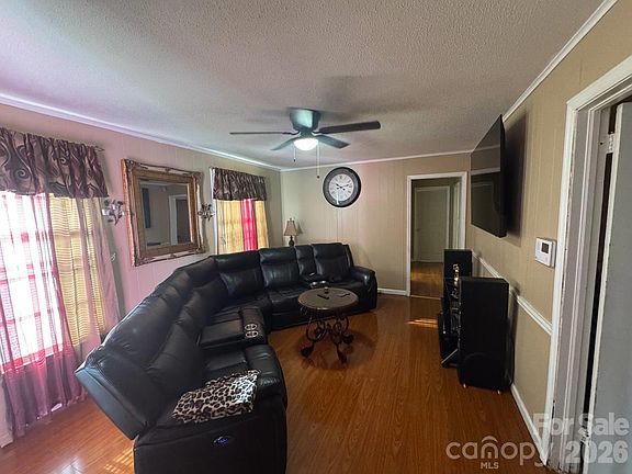 2nd image of 422 E 12th Ave