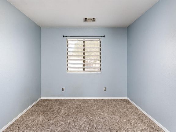 4th image of 13437 W Young St