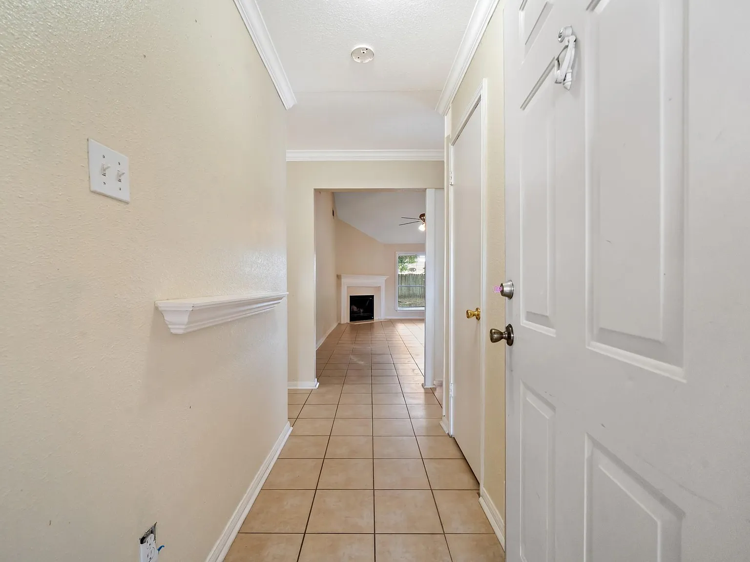 3 bed, 2.0 bath, 1490 sqft, $1,850 — Photo 3
