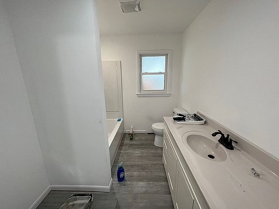5th image of 266 Skyview Dr