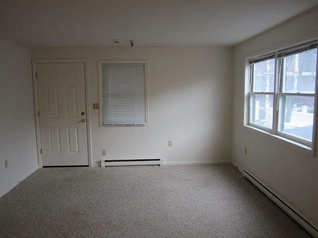 328 College St — Photo 48