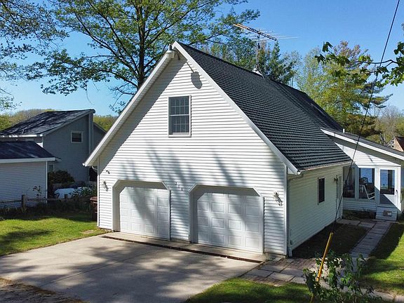 3rd image of 310 Morse Dr