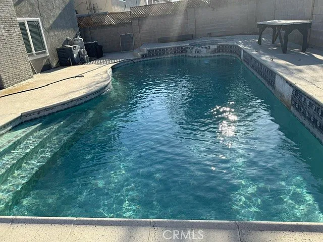 2117 W Sycamore Ave — Photo 14