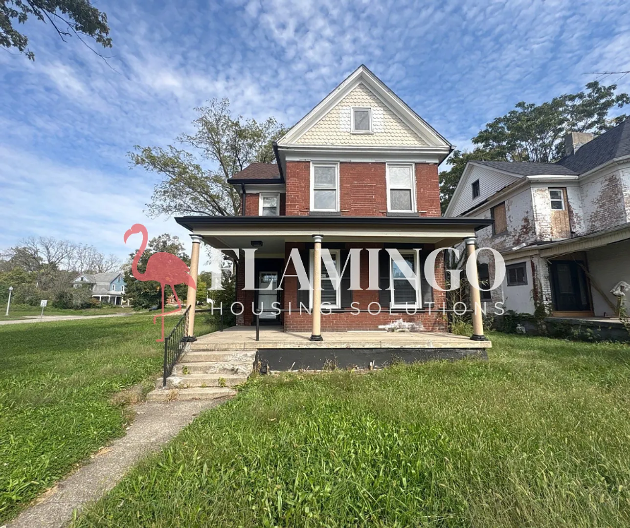 Comfortable 3-Bedroom Home in Dayton Spacious Living & Convenient Location — Photo 1