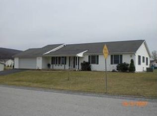 3708 Mountain Shadow Dr, Fayetteville, PA 17222