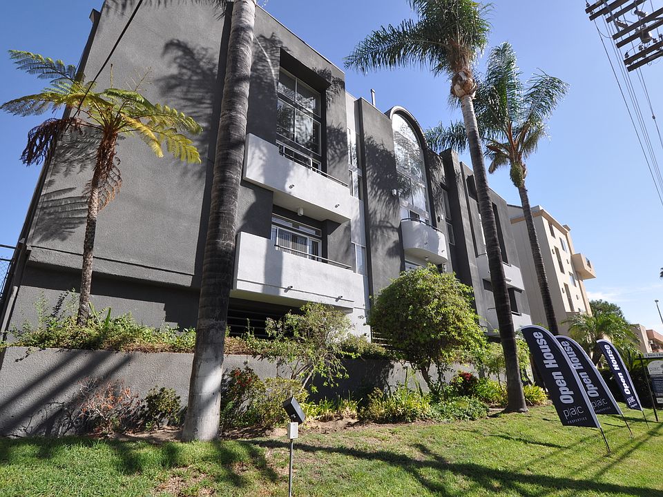 1st image of 11315 Moorpark St APT 202