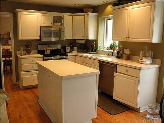 3rd image of 4506 Copperfield Dr