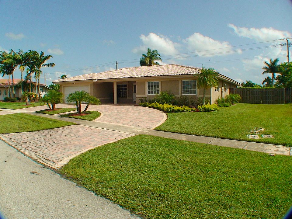 1st image of 16764 Golfview Dr