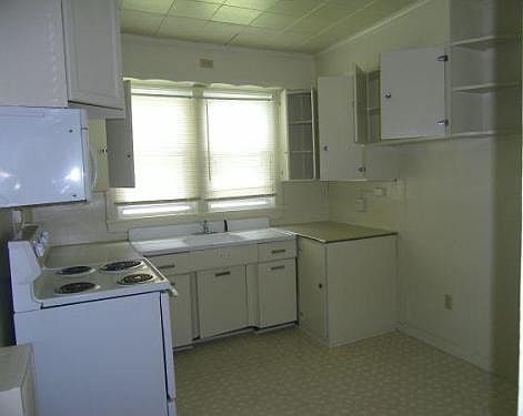 2nd image of 308 Adelia St