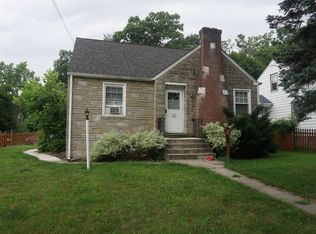 25 Lakeview Ave, Poughkeepsie, NY 12601