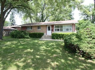 2310 Greenfield Dr, Glenview, IL