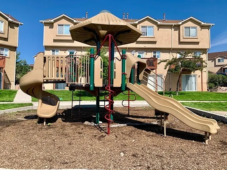 7877-7895 Antelope Valley Point — Photo 14