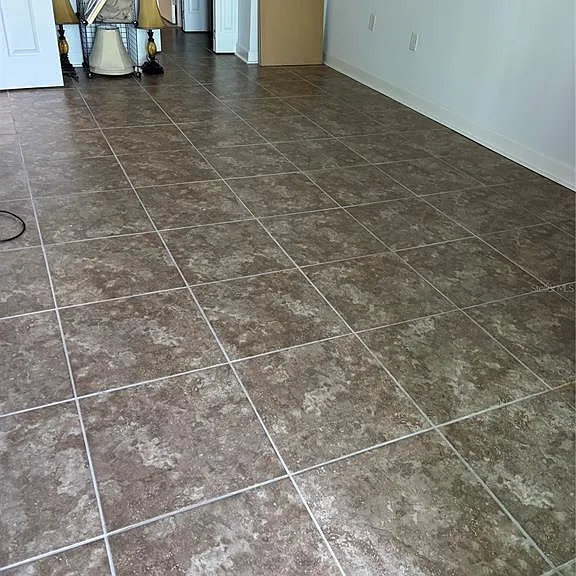 4725 Cove Cir #104 — Photo 7