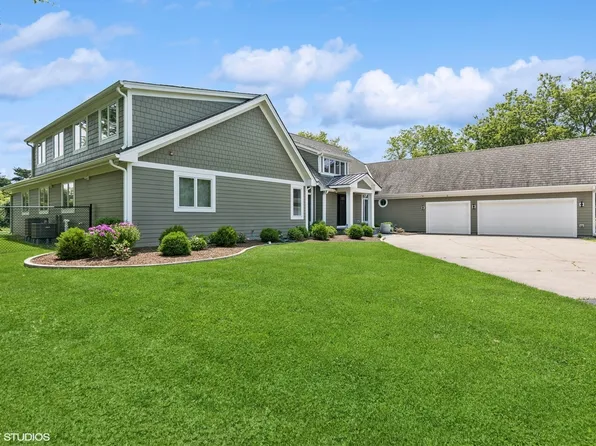 415 Fox Run Rd, Libertyville, IL 60048
