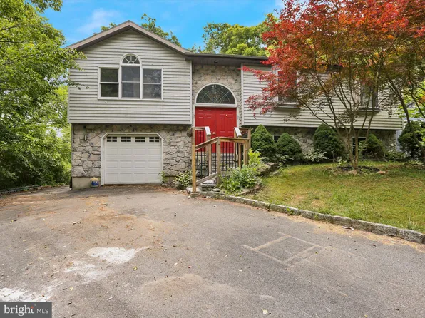 70 Franklin St, Bechtelsville, PA 19505