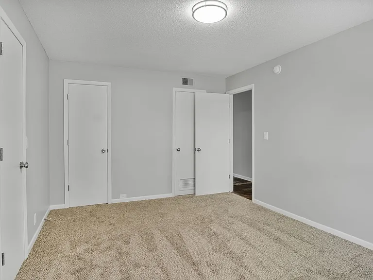 Hillside Apartments — Photo 33