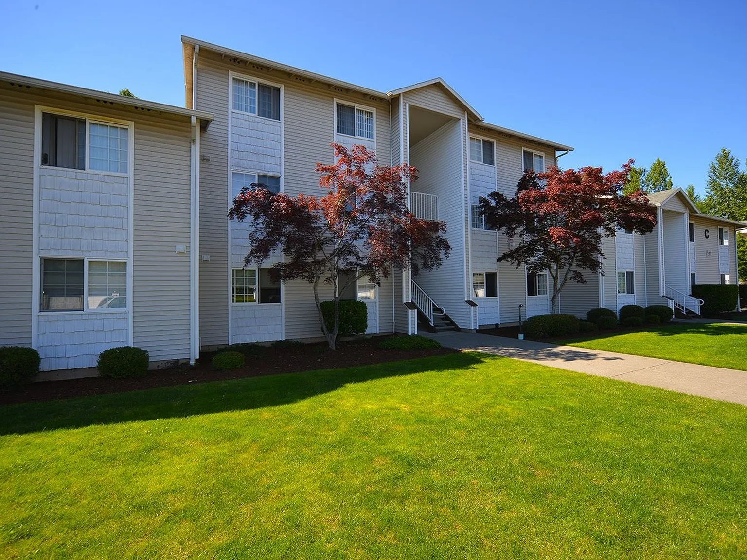 Woodfield Apartments — Photo 1