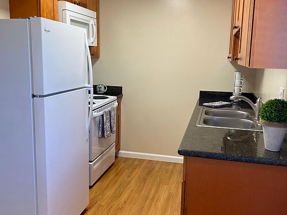 4th image of 1616 Queen Charlotte Dr #44axgpvex