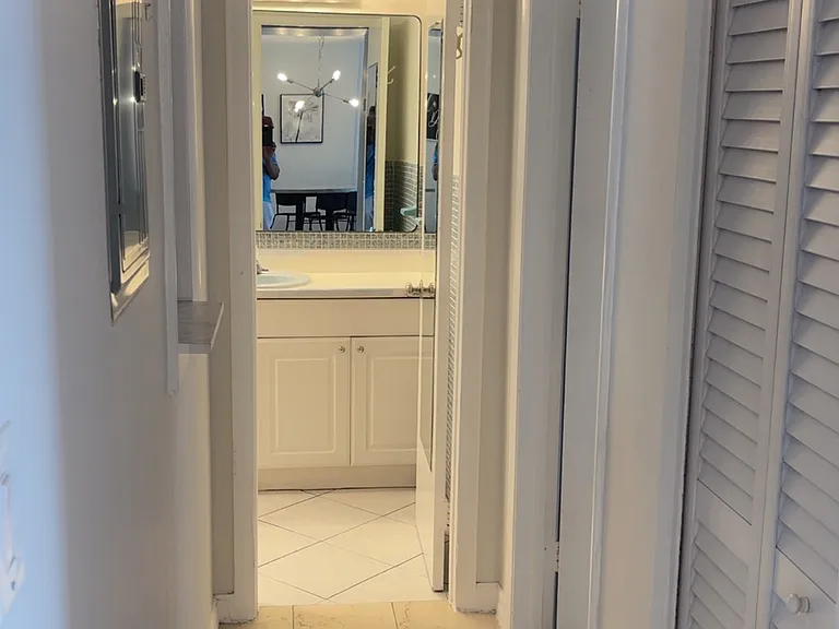 1357 Collins Ave #2R — Photo 7
