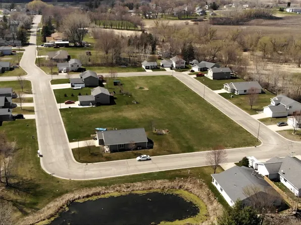 553 Coleman Ave E, Eden Valley, MN 55329