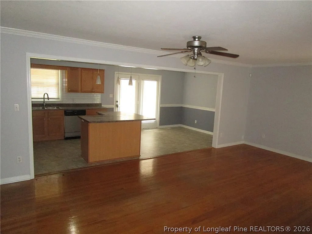 3 bed, 2.0 bath, 1263 sqft, $1,600 — Photo 4