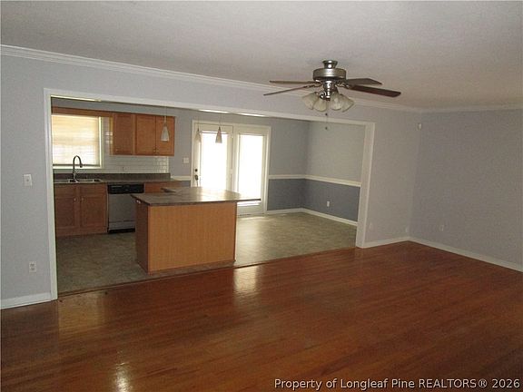 4th image of 1421 Berkshire Rd
