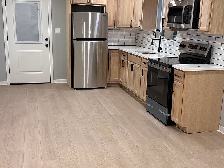708 Reynolds Ave — Photo 3
