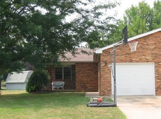 2444 Austin Dr, Springfield, IL 62704