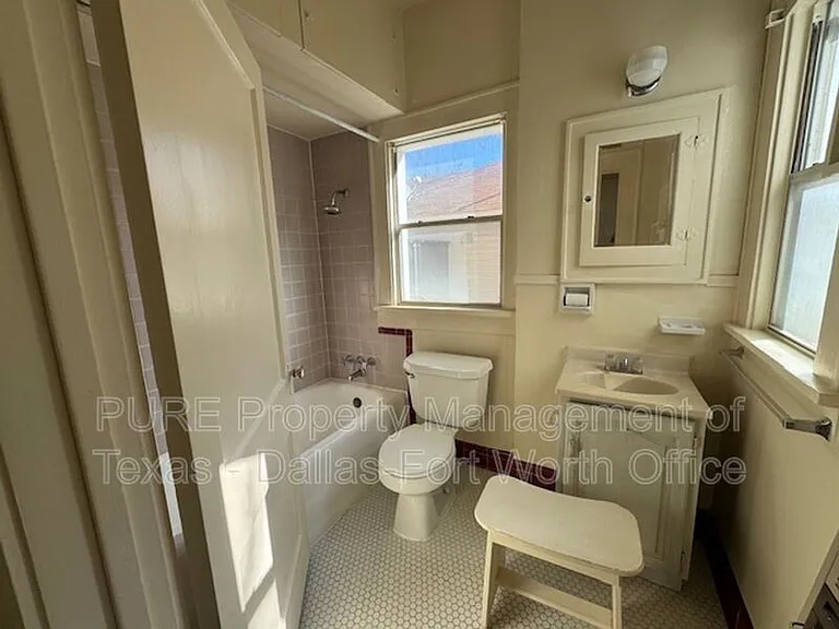 3762 W 7th St #2 — Photo 6