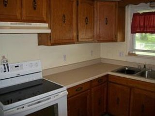 4th image of 3415 Doniphan Ave